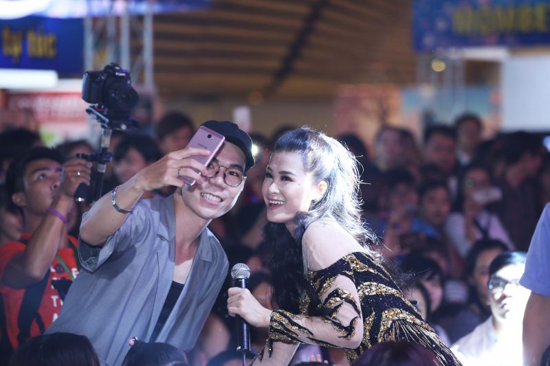 Dong Nhi 14.jpg Dong Nhi 14.jpg